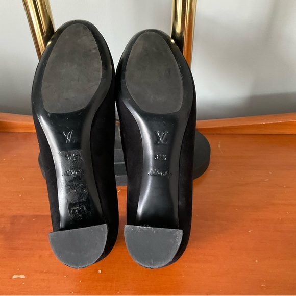 Louis Vuitton - Picture 3 of 3